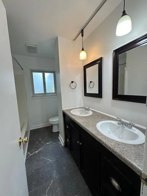 34242 S Aztec Drive Westland, MI 48185