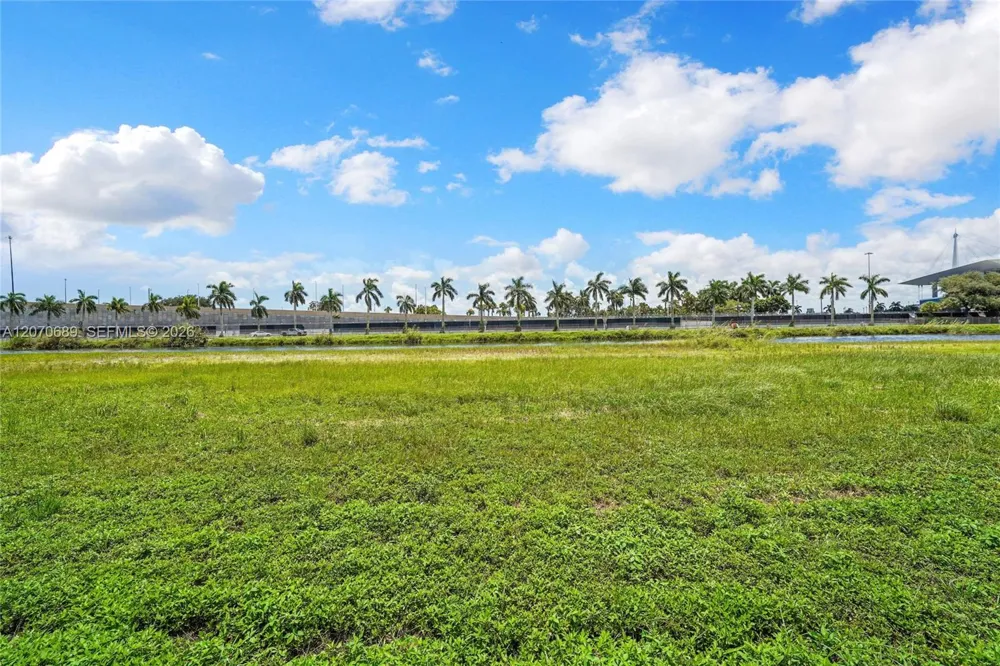 1714 NW 204th St Miami Gardens, FL 33056