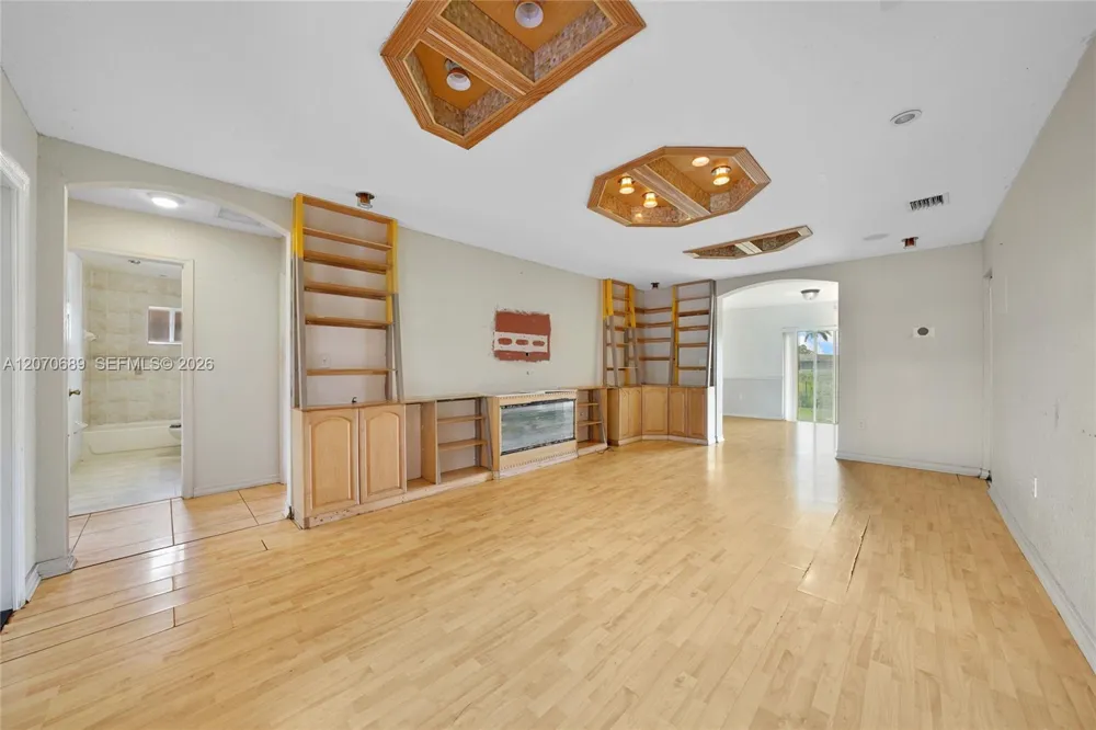 1714 NW 204th St Miami Gardens, FL 33056
