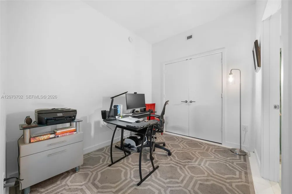 851 NE 1st Ave #1610 Miami, FL 33132