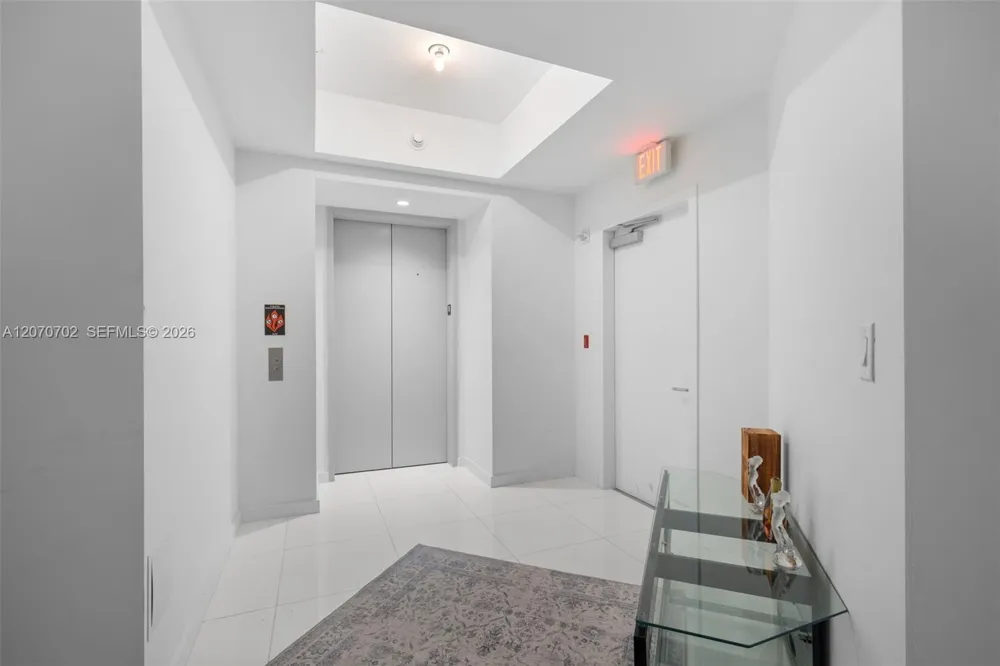 851 NE 1st Ave #1610 Miami, FL 33132