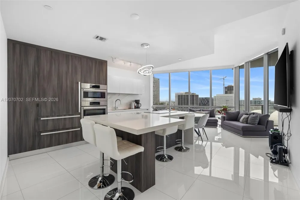 851 NE 1st Ave #1610 Miami, FL 33132