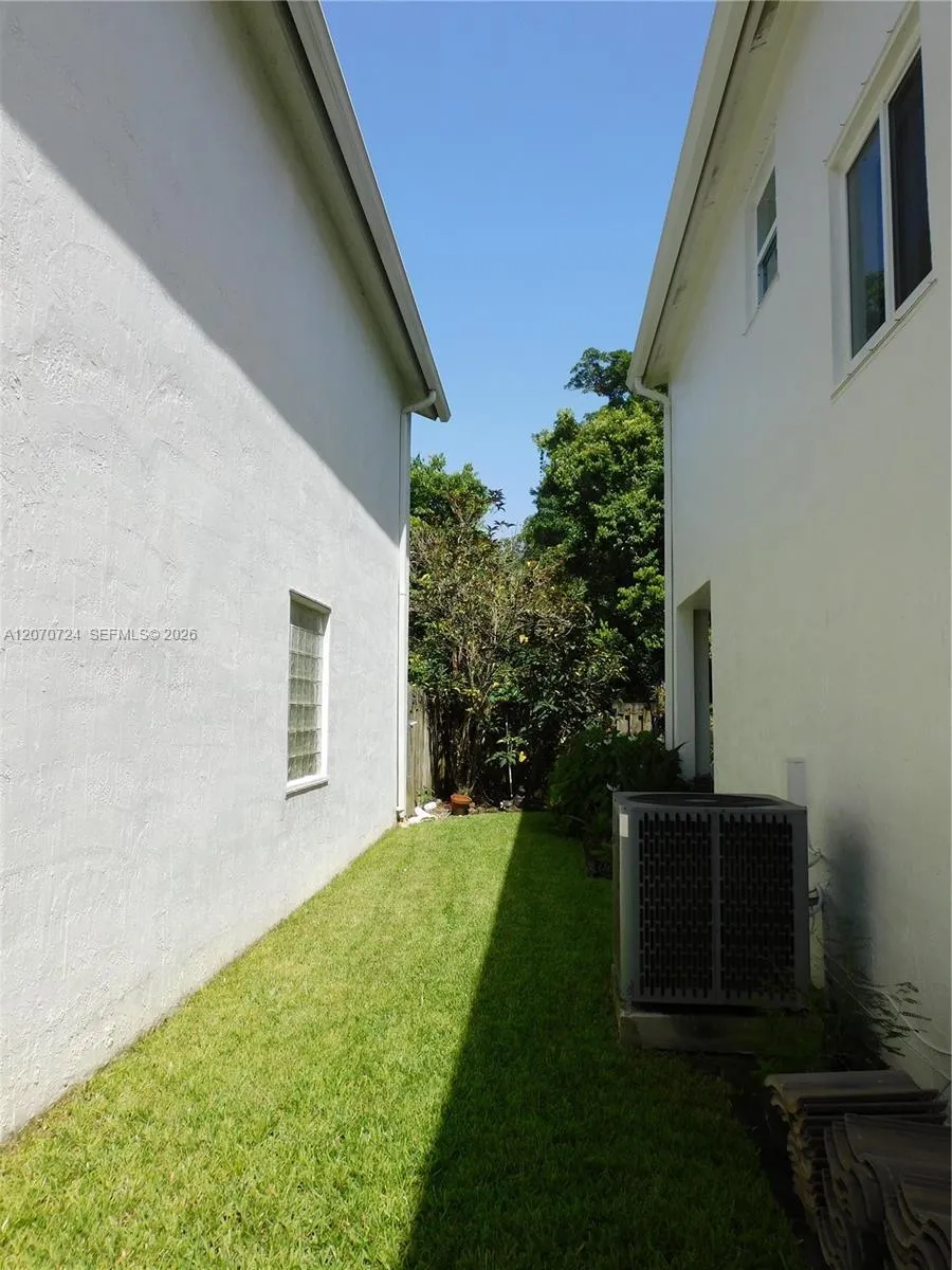 14271 SW 150th Ave #0 Miami, FL 33196