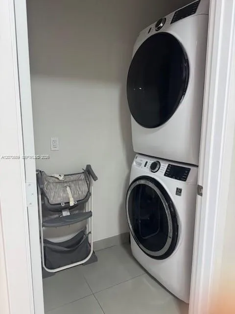 19380 NE 26 AVE #304 Miami, FL 33180