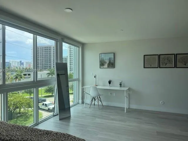 19380 NE 26 AVE #304 Miami, FL 33180