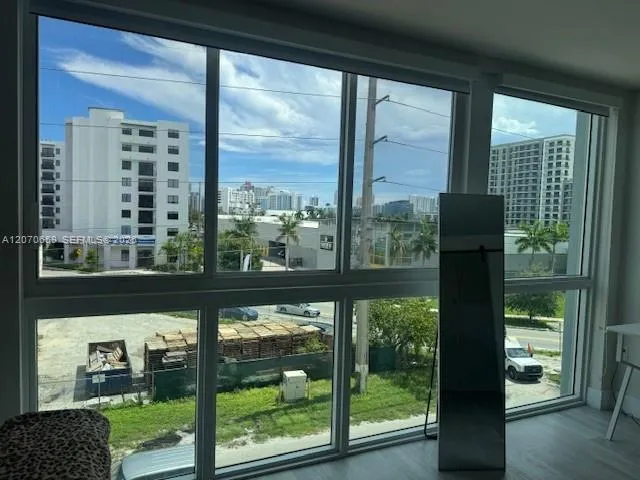 19380 NE 26 AVE #304 Miami, FL 33180