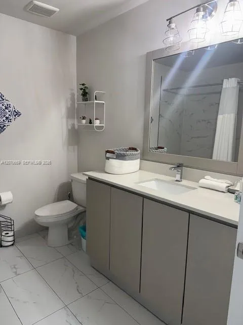 19380 NE 26 AVE #304 Miami, FL 33180