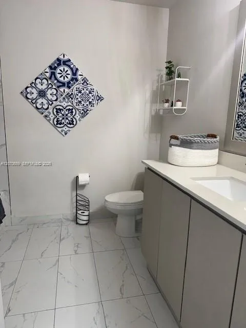 19380 NE 26 AVE #304 Miami, FL 33180