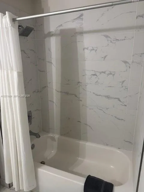 19380 NE 26 AVE #304 Miami, FL 33180