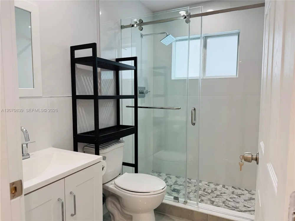 1221 SW 76th Ct Miami, FL 33144
