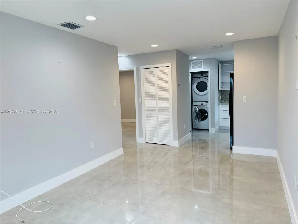 1221 SW 76th Ct Miami, FL 33144