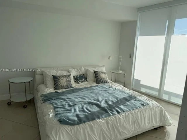 1800 S Ocean Dr #1406 Hallandale Beach, FL 33009