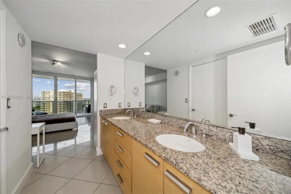 1800 S Ocean Dr #1406 Hallandale Beach, FL 33009