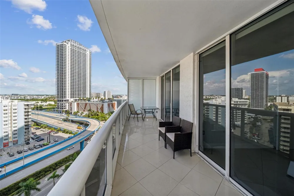 1800 S Ocean Dr #1406 Hallandale Beach, FL 33009