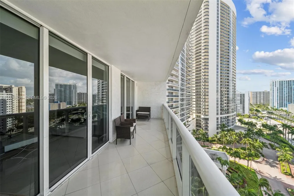 1800 S Ocean Dr #1406 Hallandale Beach, FL 33009