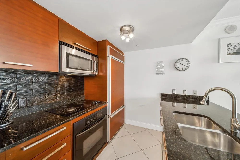 1800 S Ocean Dr #1406 Hallandale Beach, FL 33009
