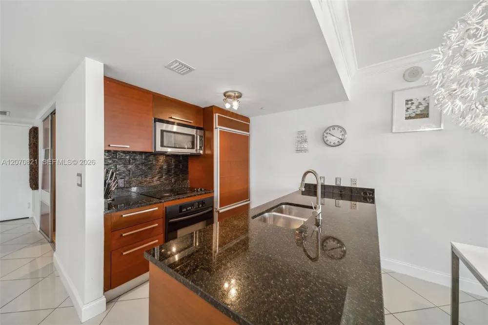 1800 S Ocean Dr #1406 Hallandale Beach, FL 33009
