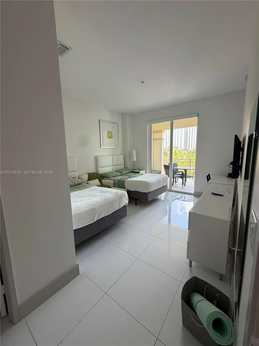 150 Sunny Isles Blvd #1-TH403 Sunny Isles Beach, FL 33160