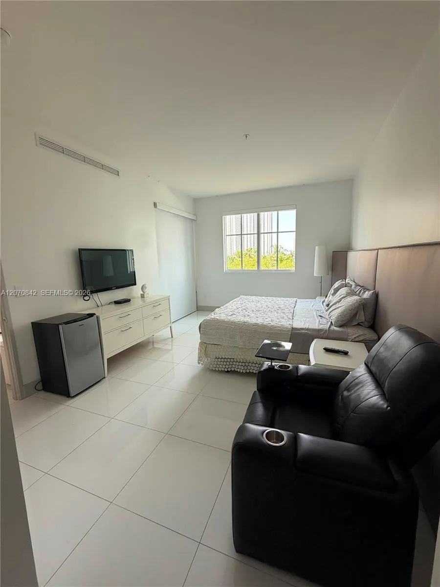 150 Sunny Isles Blvd #1-TH403 Sunny Isles Beach, FL 33160