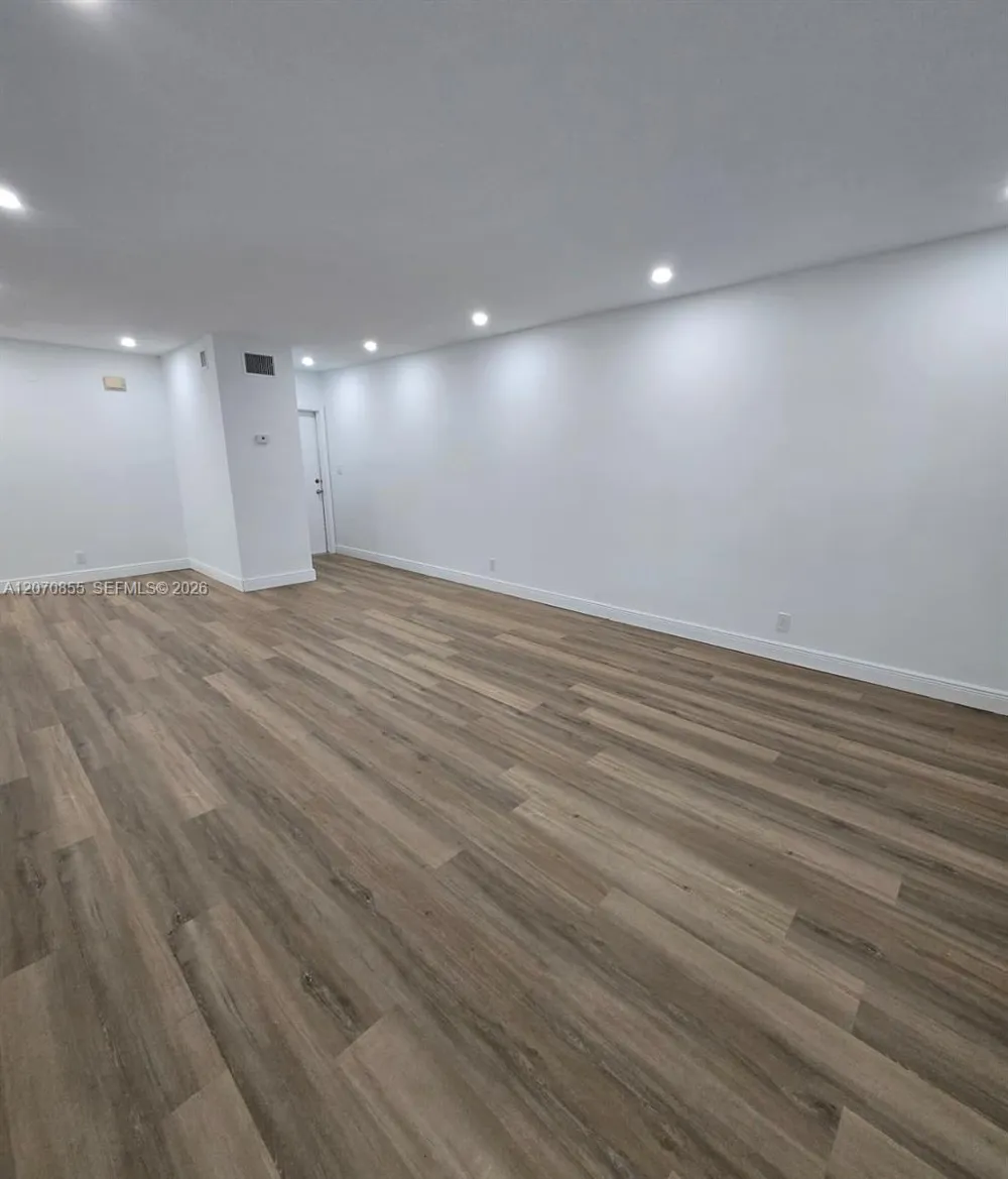 2424 SE 17th Cswy #110B Fort Lauderdale, FL 33316