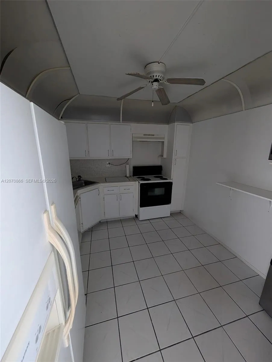 2780 NE 183rd St #1903 Aventura, FL 33160
