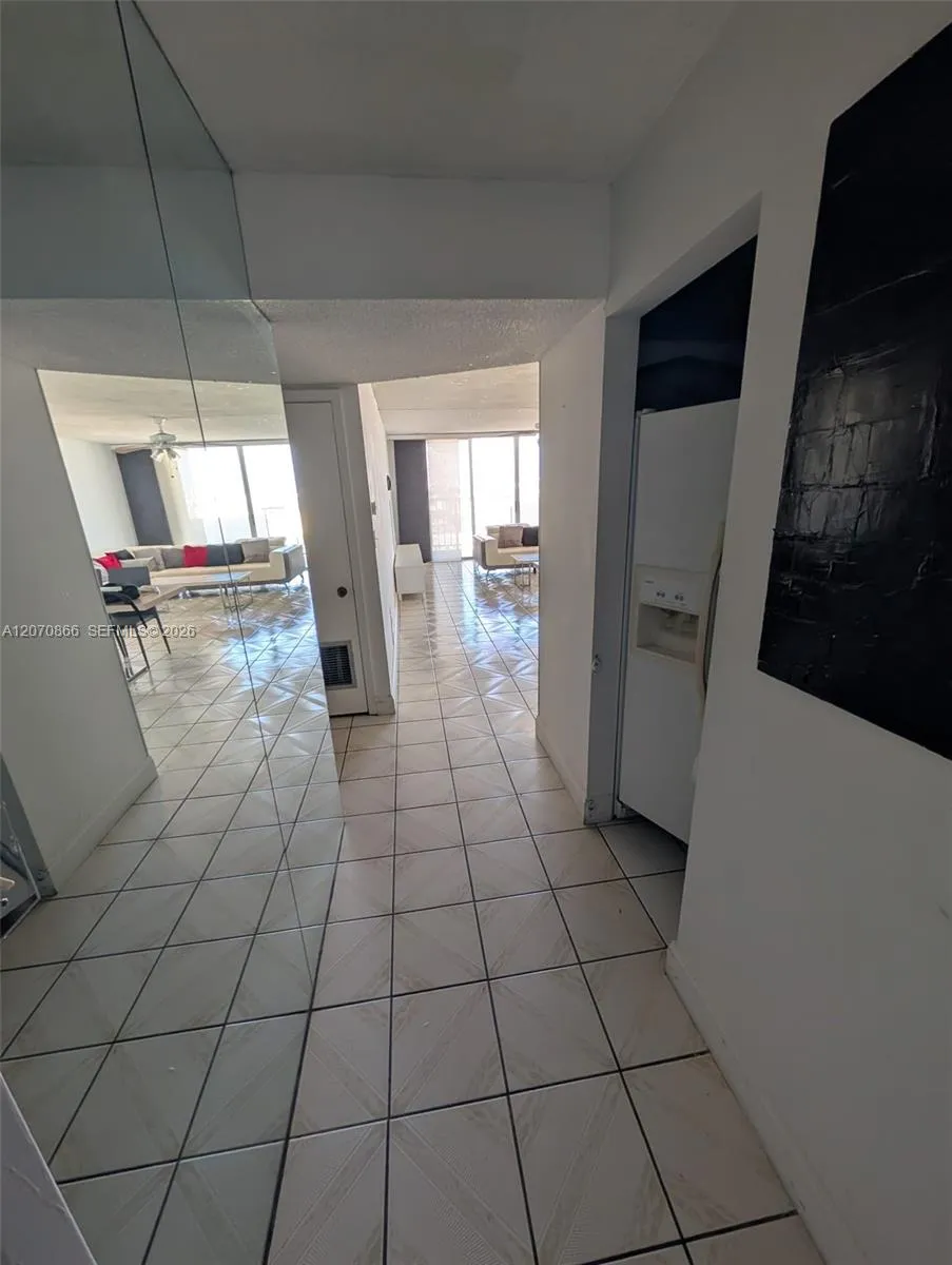 2780 NE 183rd St #1903 Aventura, FL 33160