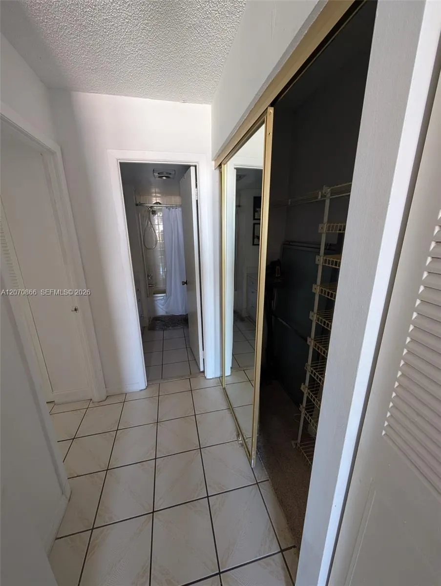 2780 NE 183rd St #1903 Aventura, FL 33160