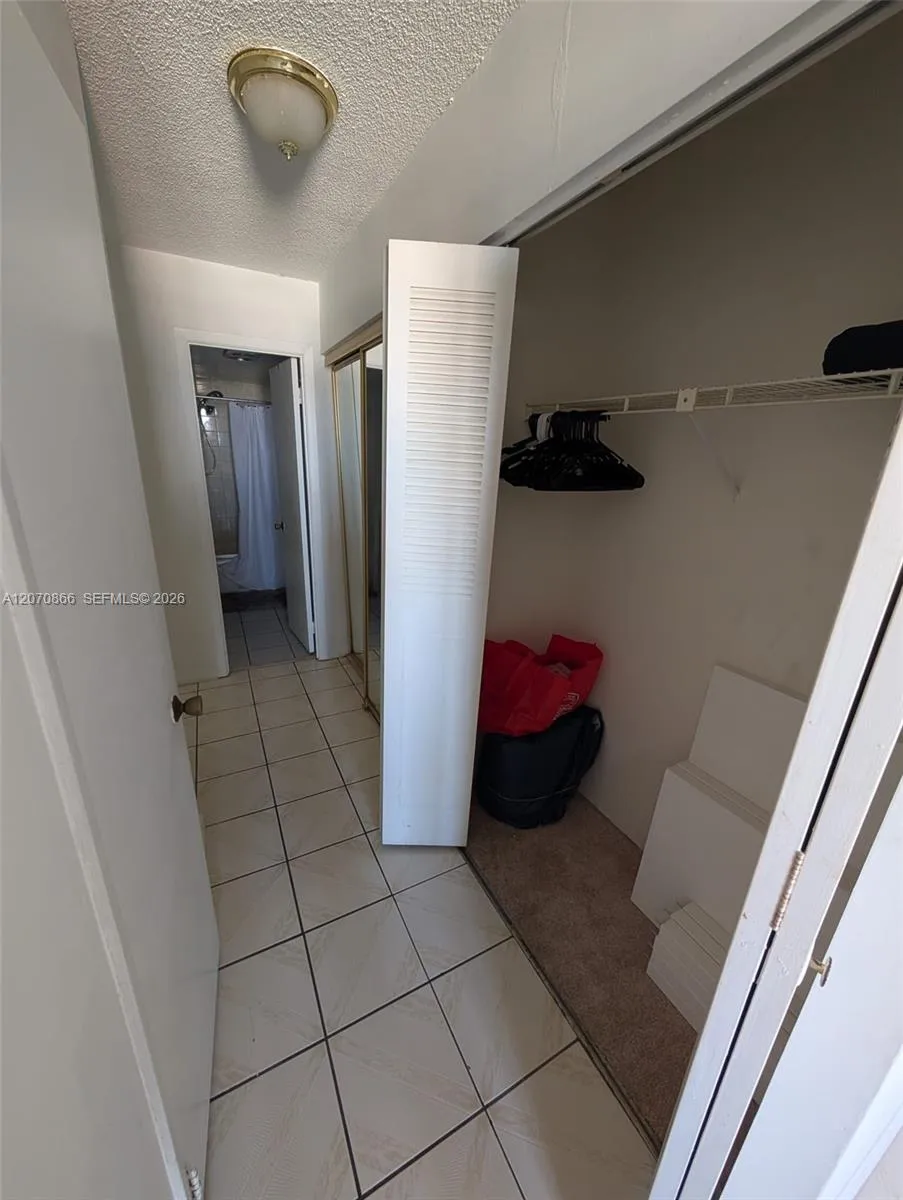 2780 NE 183rd St #1903 Aventura, FL 33160