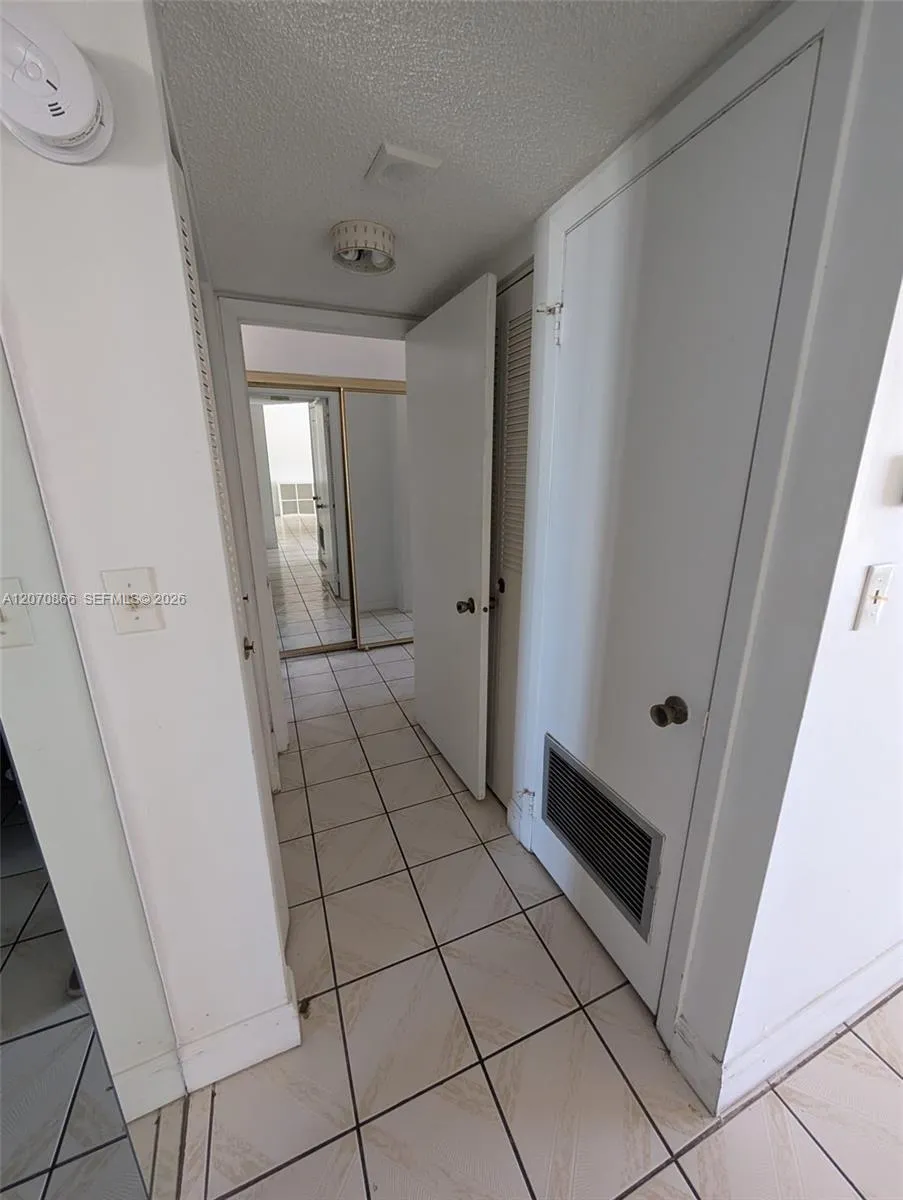2780 NE 183rd St #1903 Aventura, FL 33160
