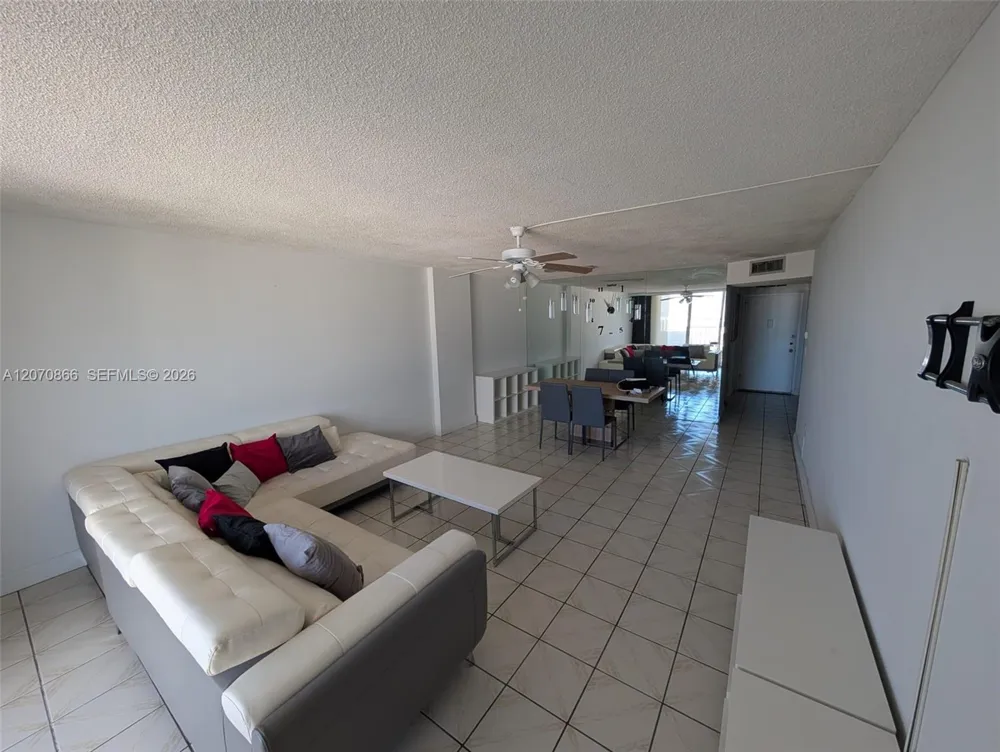 2780 NE 183rd St #1903 Aventura, FL 33160