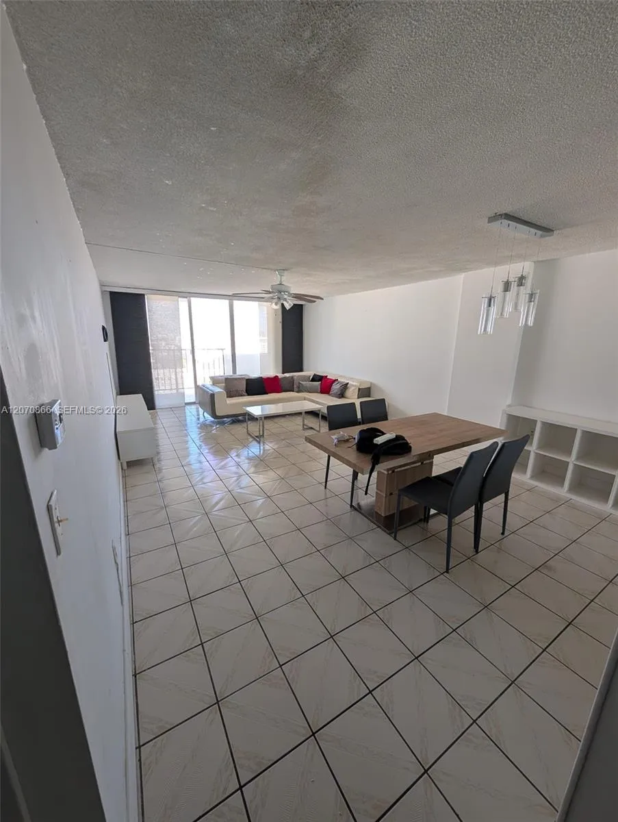 2780 NE 183rd St #1903 Aventura, FL 33160