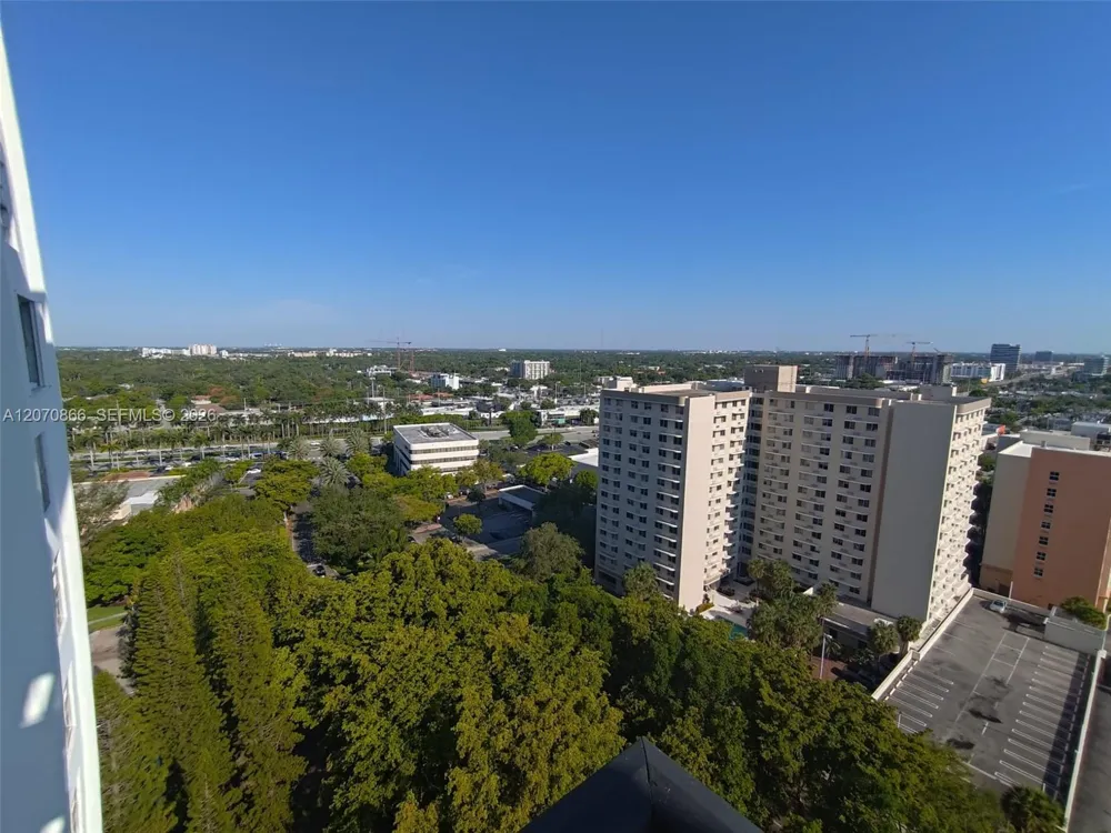 2780 NE 183rd St #1903 Aventura, FL 33160