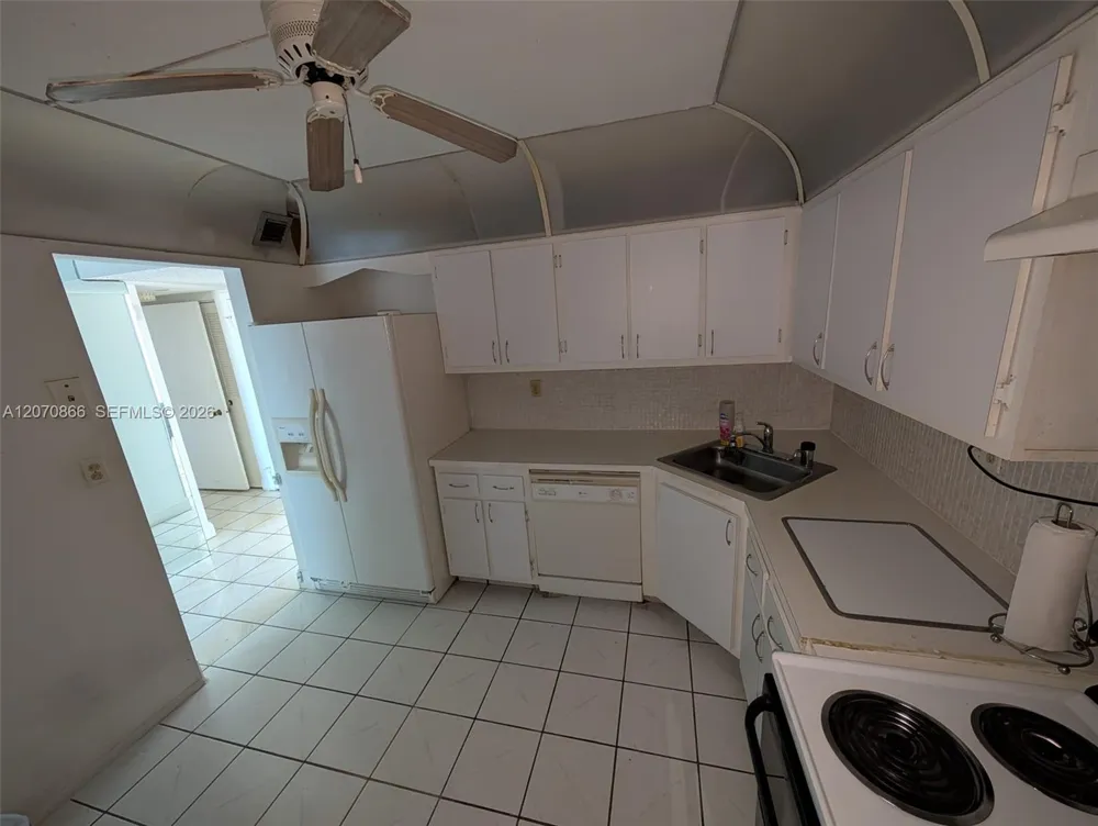 2780 NE 183rd St #1903 Aventura, FL 33160