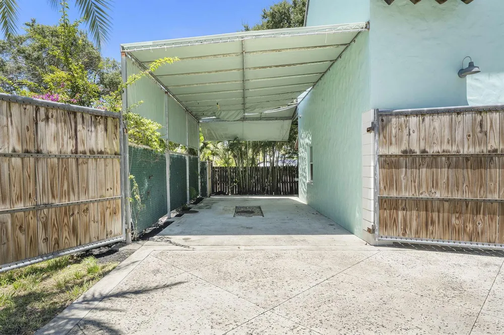 7044 Thompson Road Boynton Beach, FL 33426