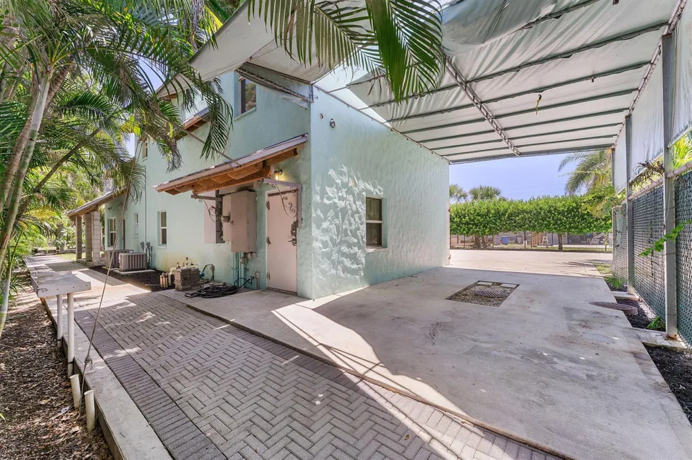 7044 Thompson Road Boynton Beach, FL 33426