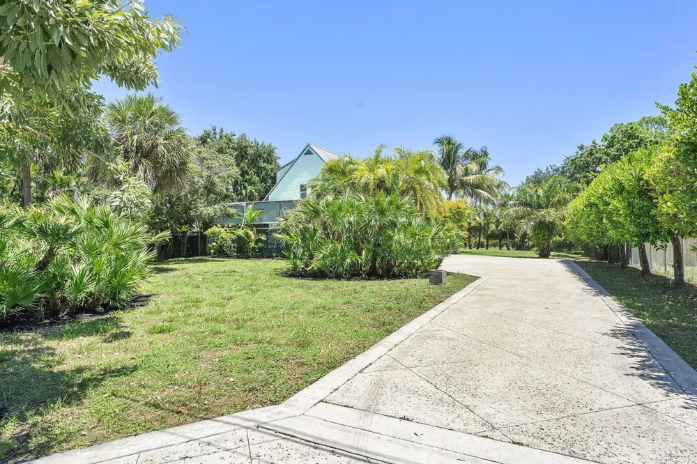 7044 Thompson Road Boynton Beach, FL 33426