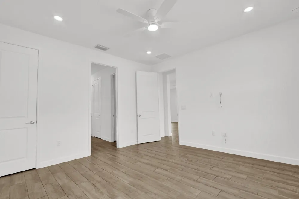977 SE CROSSWOOD WAY Port St. Lucie, FL 34984
