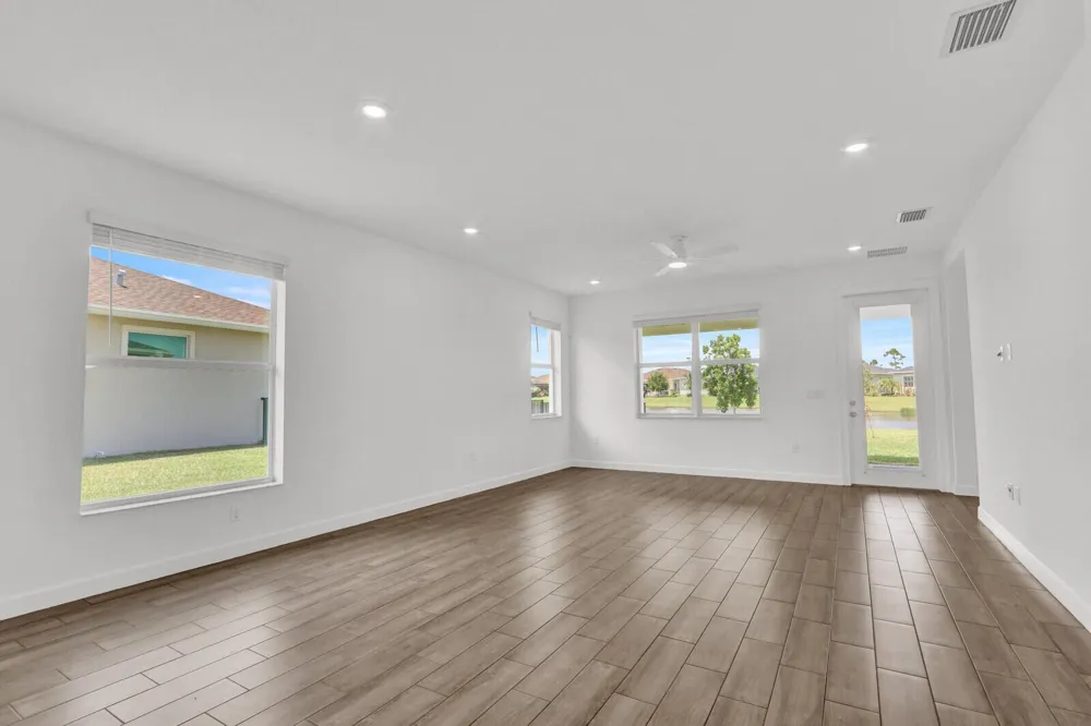 977 SE CROSSWOOD WAY Port St. Lucie, FL 34984