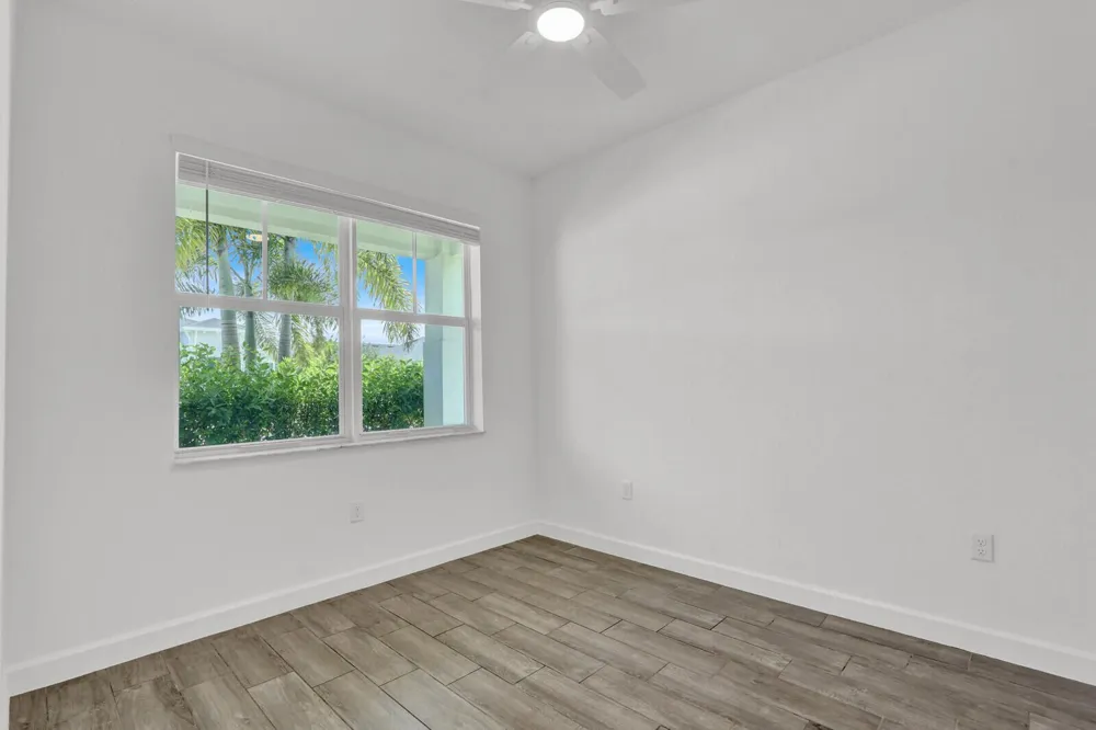 977 SE CROSSWOOD WAY Port St. Lucie, FL 34984