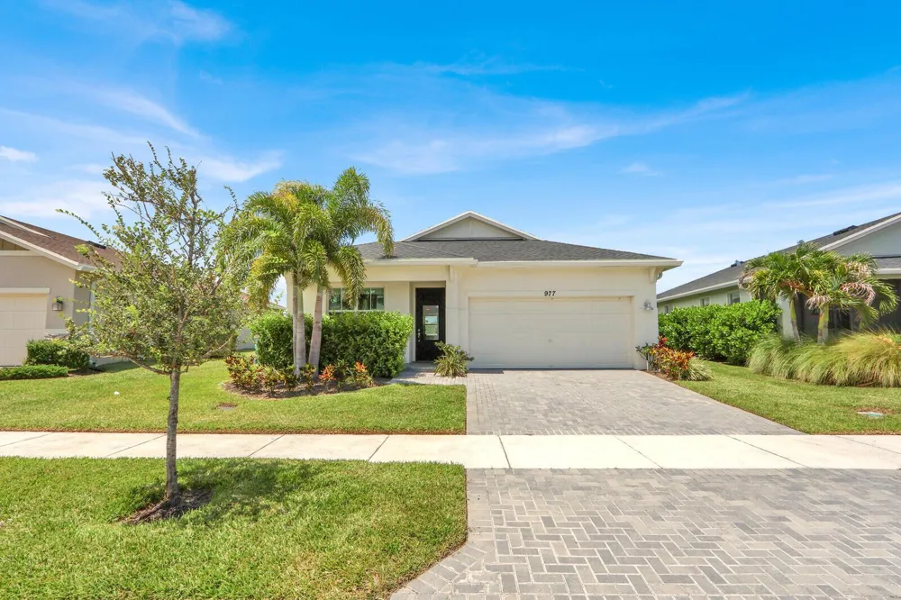 977 SE CROSSWOOD WAY Port St. Lucie, FL 34984