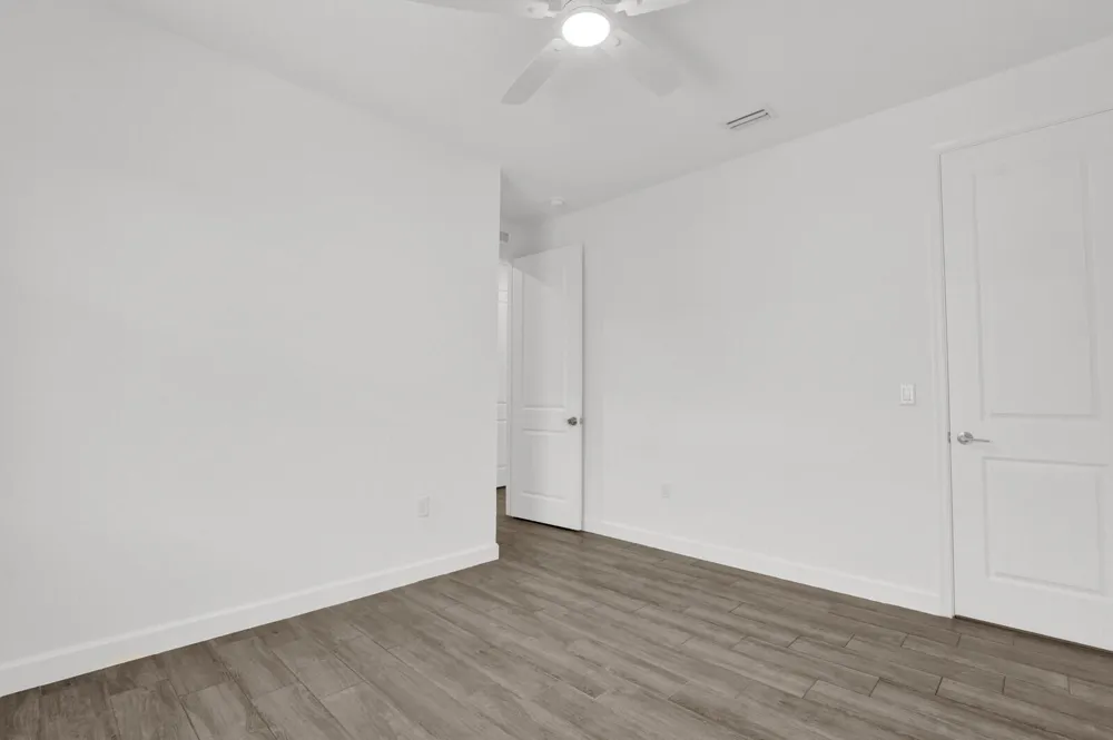 977 SE CROSSWOOD WAY Port St. Lucie, FL 34984