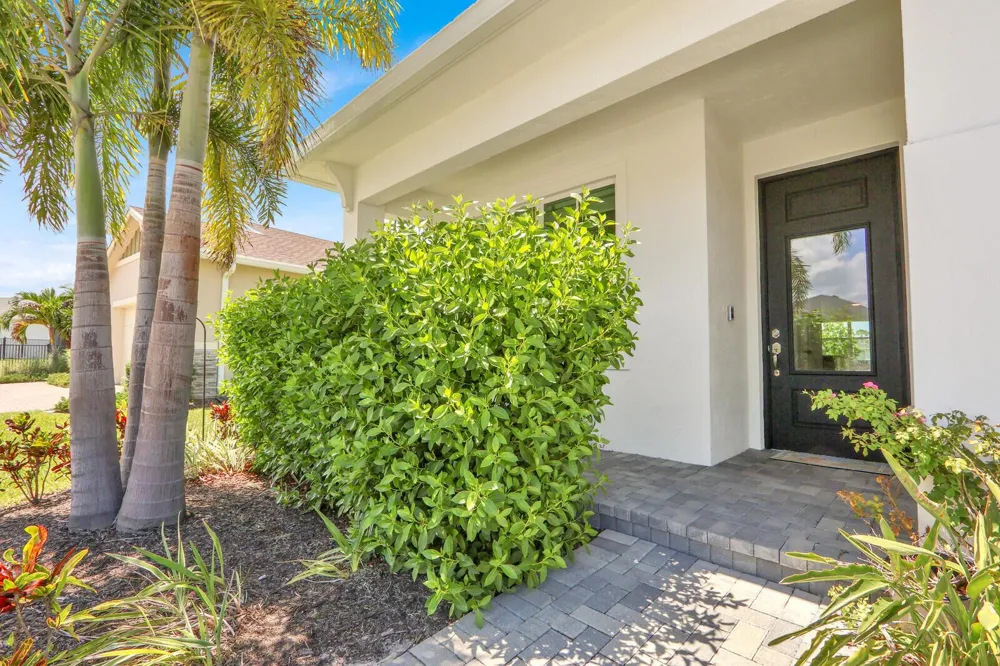 977 SE CROSSWOOD WAY Port St. Lucie, FL 34984