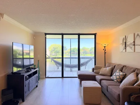 1266 S MILITARY TRAIL #525
