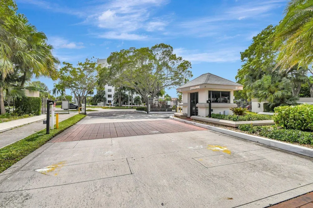 1266 S MILITARY TRAIL #525 Deerfield Beach, FL 33442