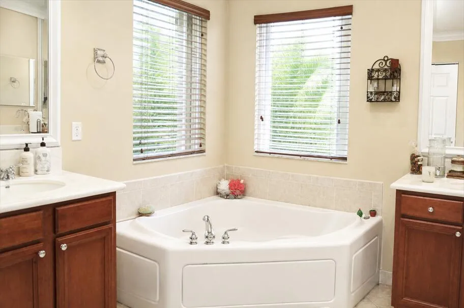 3800 E Hibiscus Street Weston, FL 33332