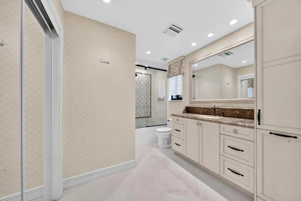5591 W Leitner Drive Coral Springs, FL 33067
