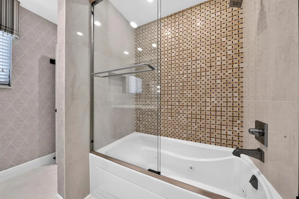 5591 W Leitner Drive Coral Springs, FL 33067