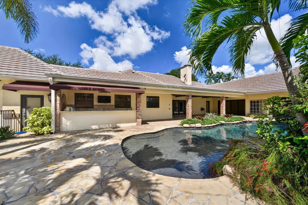 5591 W Leitner Drive Coral Springs, FL 33067