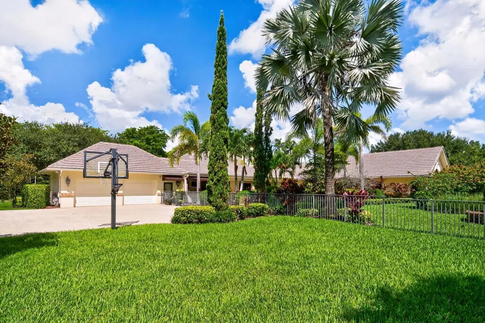 5591 W Leitner Drive Coral Springs, FL 33067