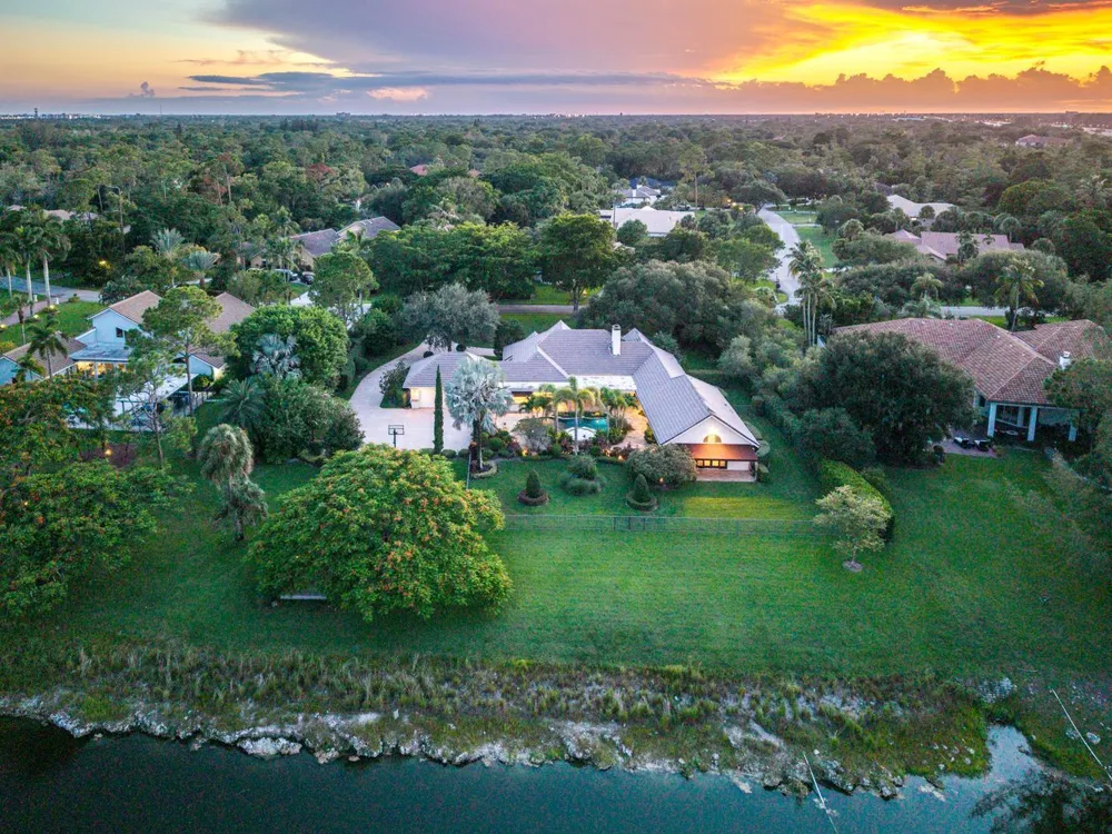 5591 W Leitner Drive Coral Springs, FL 33067